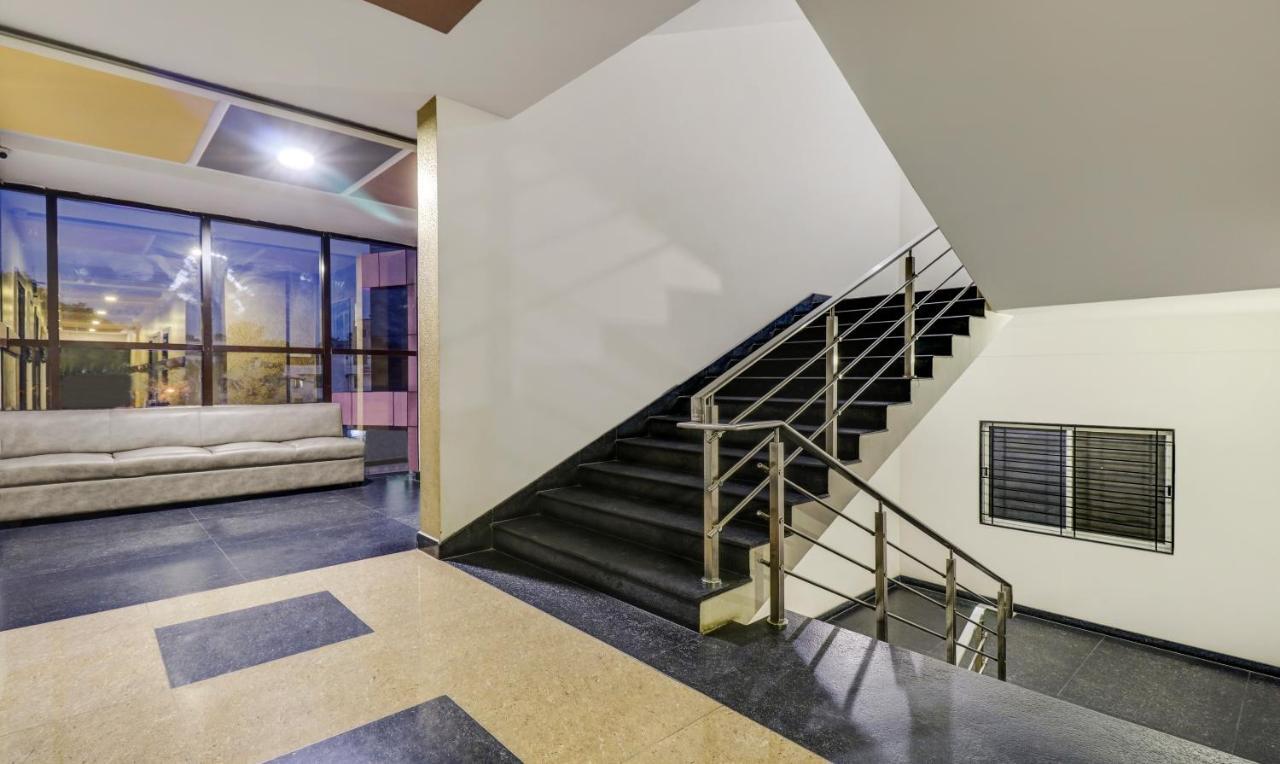 העיר בנגלור Treebo Sahara Suites 750 M From St Johns Medical College And Hospital מראה חיצוני תמונה